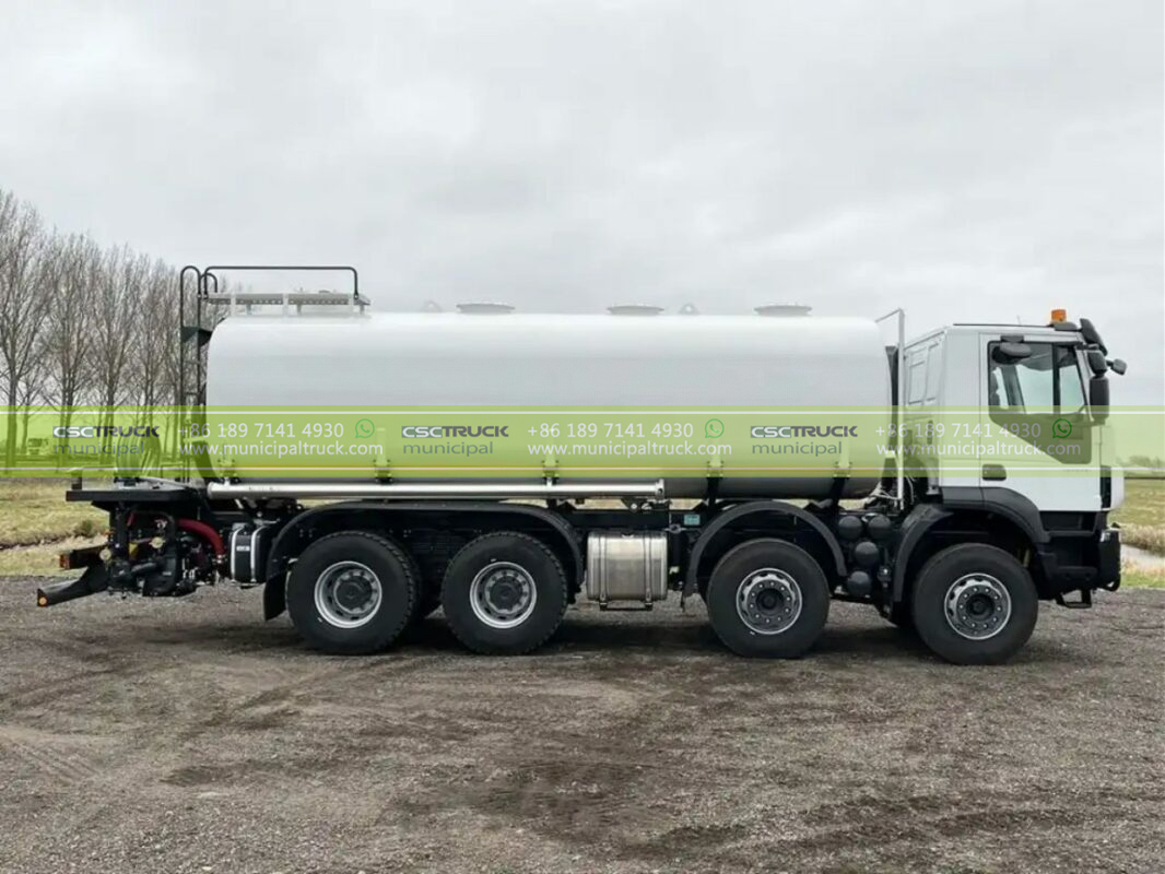 water sprayer truck