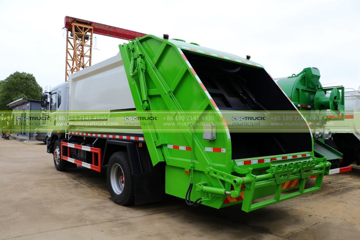 DONGFENG 18T Compactor Garbage Truck Back Details DONGFENG 18T Compactor Garbage Truck Back Details