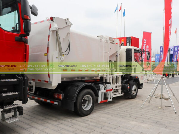 HOWO Kitchen Food Garbage Truck Back