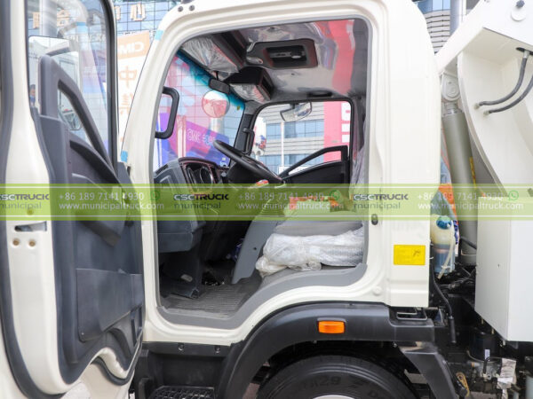 HOWO Kitchen Food Garbage Truck Door