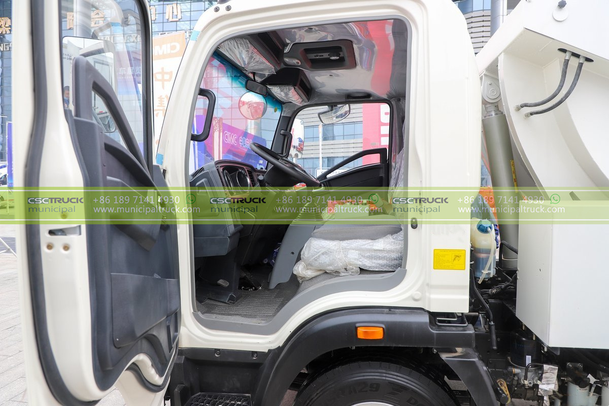 HOWO Kitchen Food Garbage Truck Door HOWO Kitchen Food Garbage Truck Door