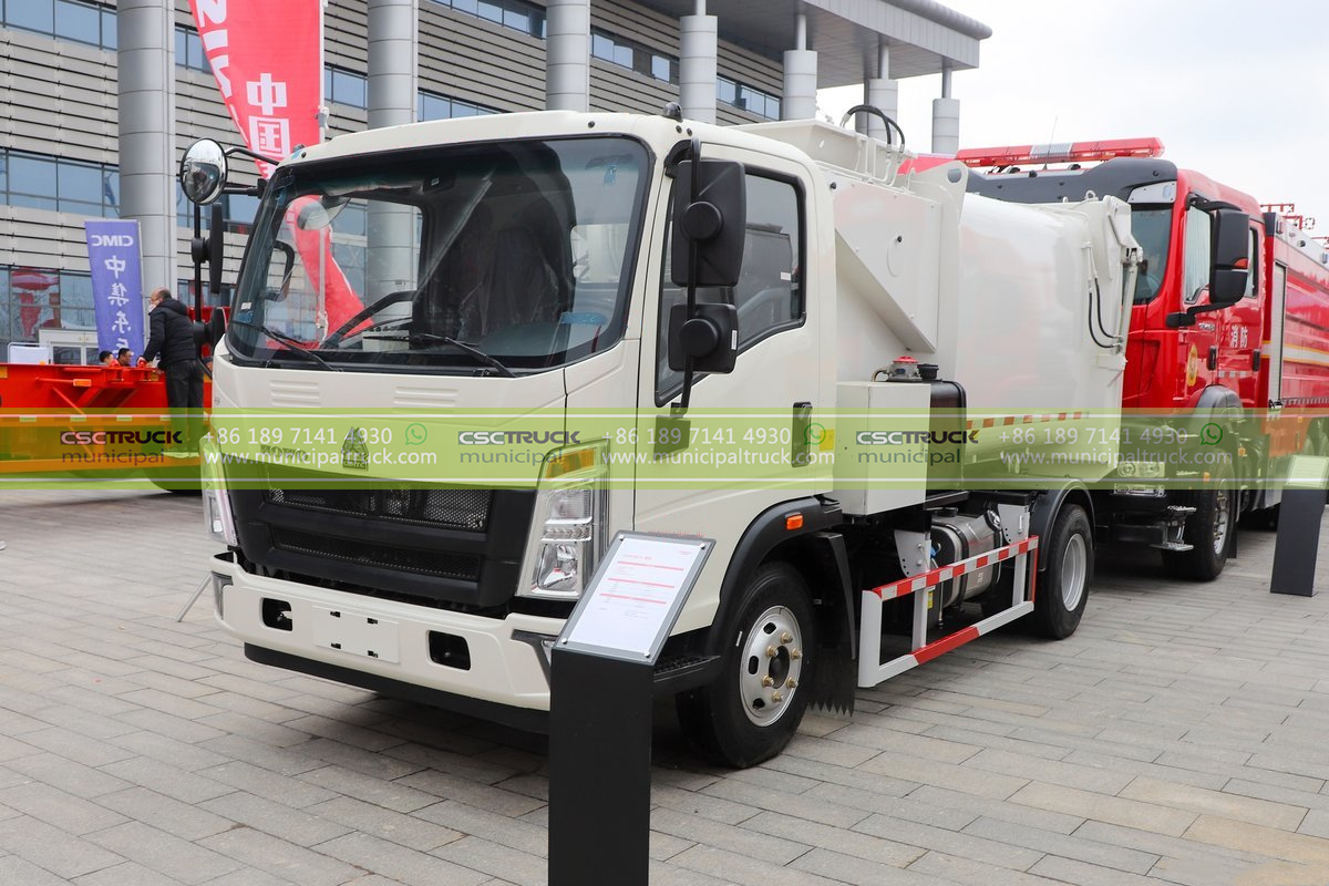 HOWO Kitchen Food Garbage Truck HOWO Kitchen Food Garbage Truck