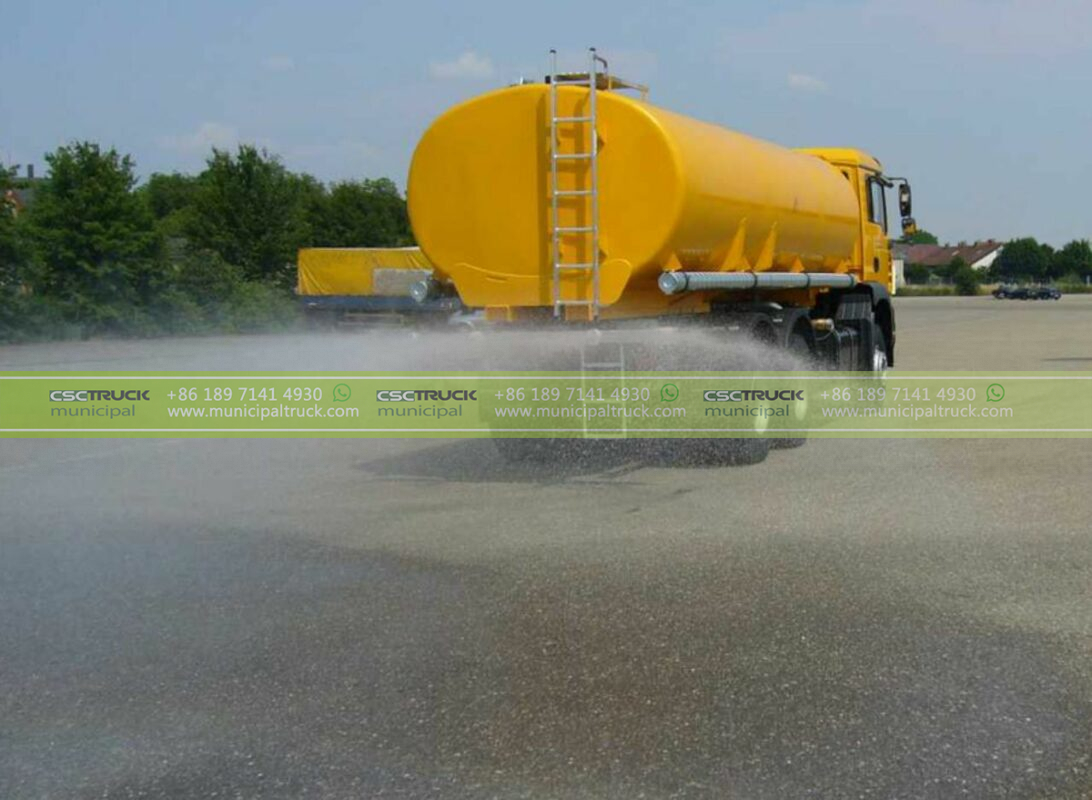 Water spray truck