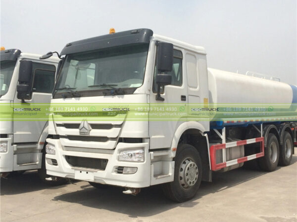 HOWO 30 Ton Water Sprinkler Tank Truck Left Head