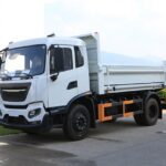 Roll-off garbage truck (4)