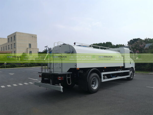 SAIC 10 Ton Electric Road Sprinkler Truck Side View