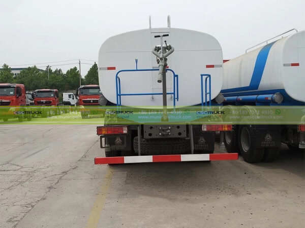 Sinotruk HOWO 20 Ton Water Sprinkler Tanker Truck Back