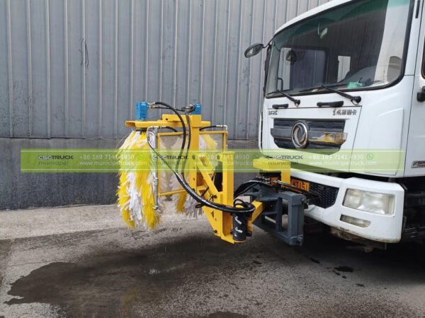 DFAC Brush Guard Fence Cleaner Truck Sweep Fence