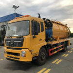 Sewage Truck: Emergency Response for Urban Floods? DONGFENG 10 Ton Sewage Vacuum Suction Truck Right