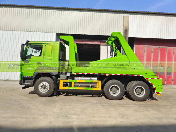 HOWO 12 Ton Skip Lift Gabage Truck Side