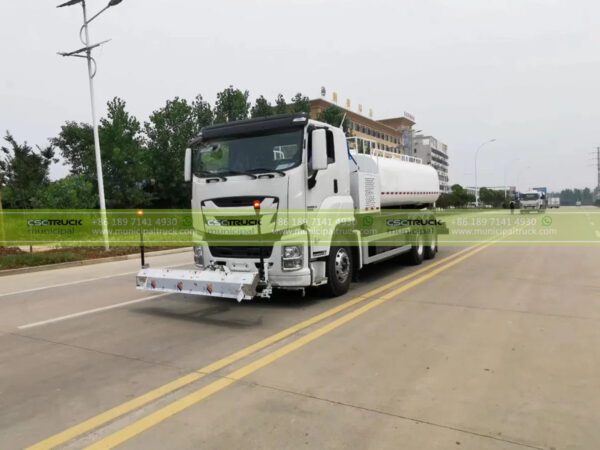ISUZU GIGA 25 Ton High-Pressure Flushing Street Cleaning Road Sweeper Truck Side
