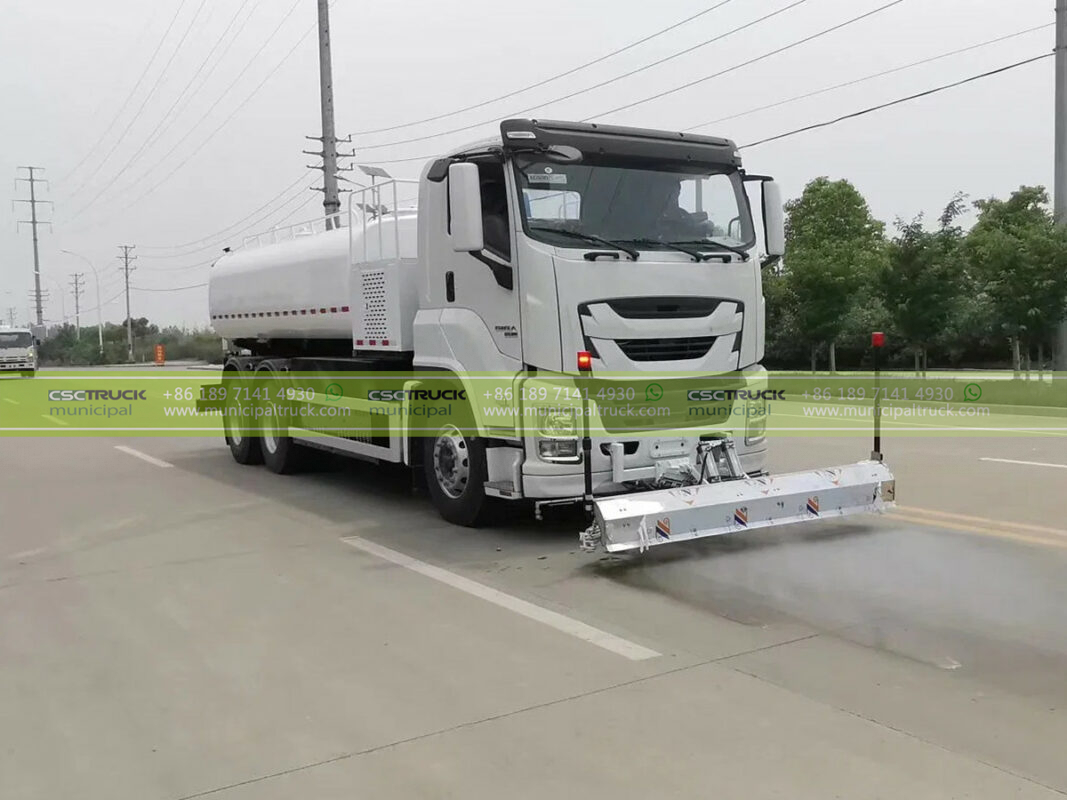 ISUZU GIGA 25 Ton High-Pressure Flushing Street Cleaning Road Sweeper Truck Working