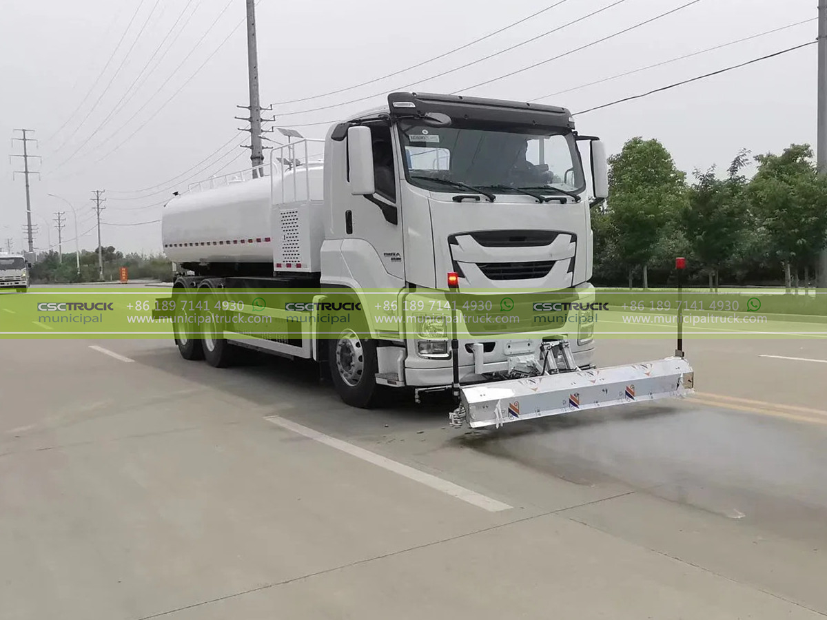 ISUZU GIGA 25 Ton High-Pressure Flushing Street Cleaning Road Sweeper Truck Working ISUZU GIGA 25 Ton High-Pressure Flushing Street Cleaning Road Sweeper Truck Working