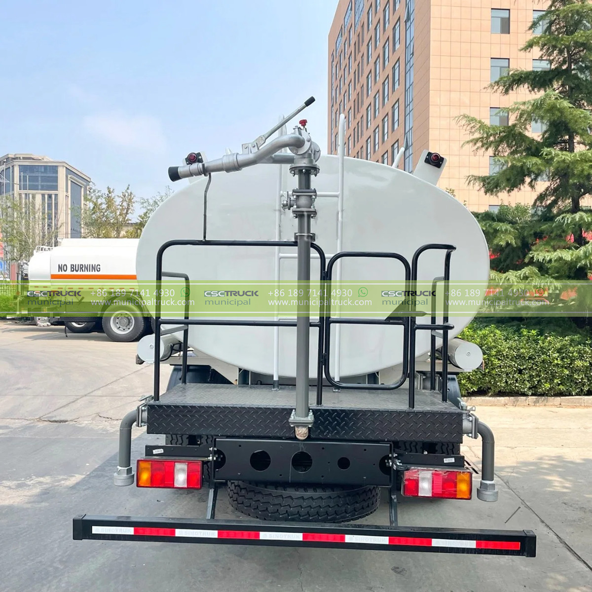 SINOTRUK 10 Ton Water Sprinkler Truck Back Tank SINOTRUK 10 Ton Water Sprinkler Truck Back Tank