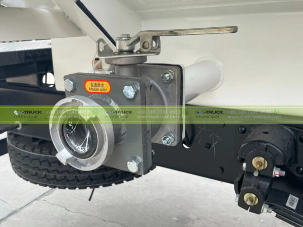 SINOTRUK 10 Ton Water Sprinkler Truck Tube Details