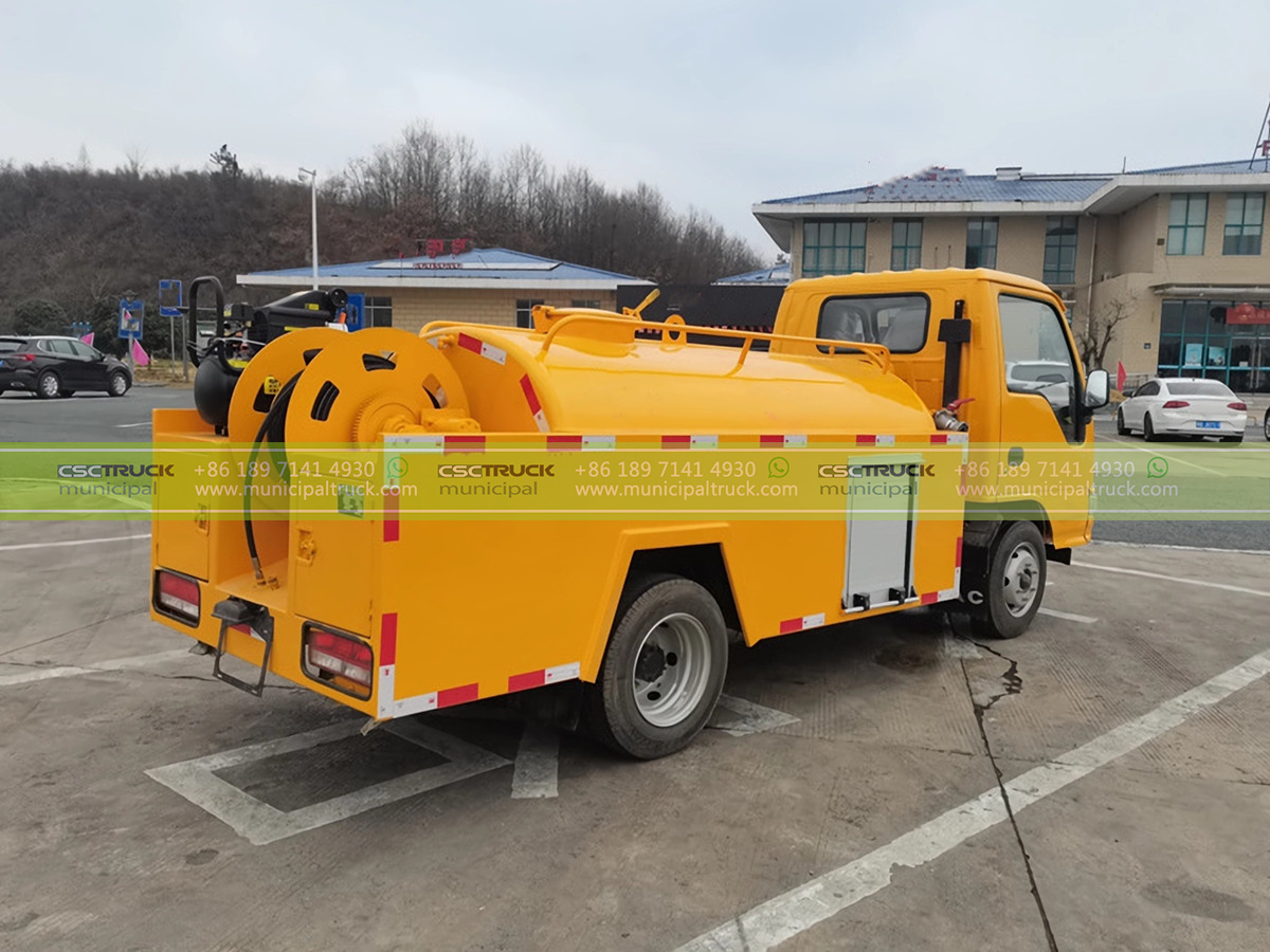 FOTON 3000 Liter Septic Cleaner Truck 1 FOTON 3000 Liter Septic Cleaner Truck