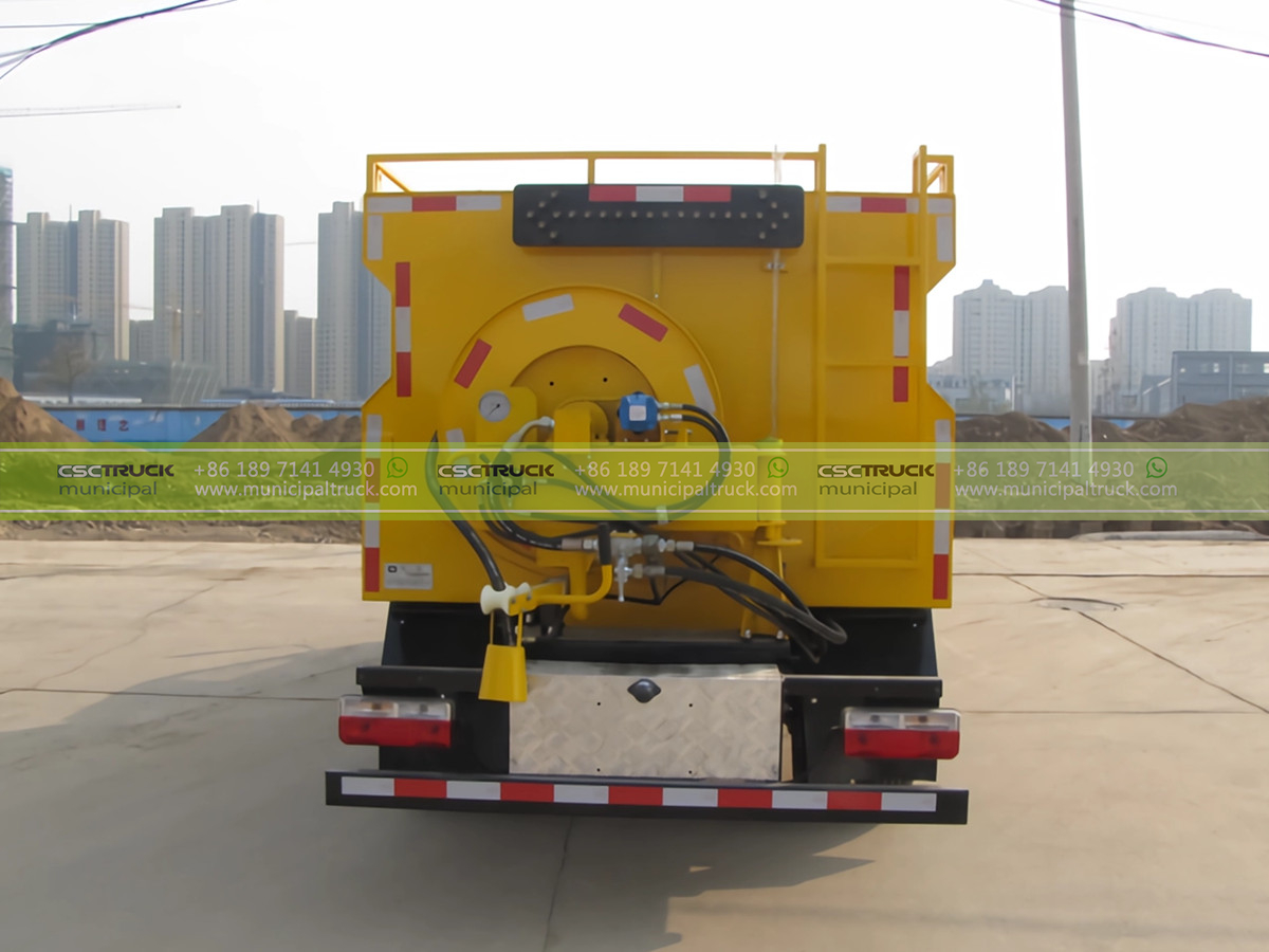 HOWO 7000 Liter Vacuum Cleaner Truck HOWO 7000 Liter Vacuum Cleaner Truck