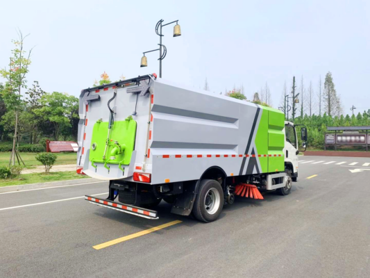 Electric sweeper truck