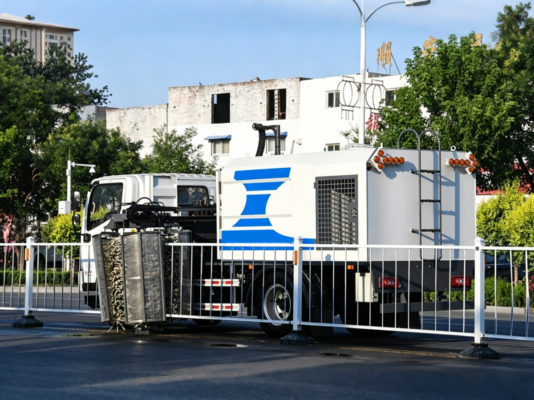 Fence Sweeper Truck