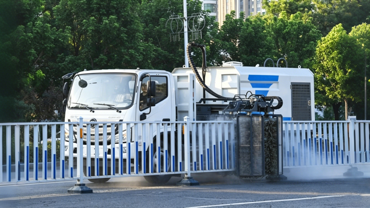 Fence Sweeper Truck