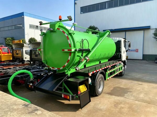 ISUZU GIGA 12000L Vacuum Sewage Truck