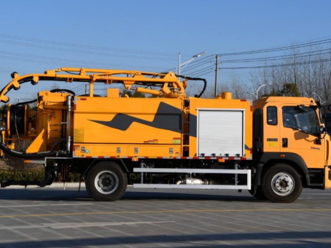 Sewer Cleaner Truck