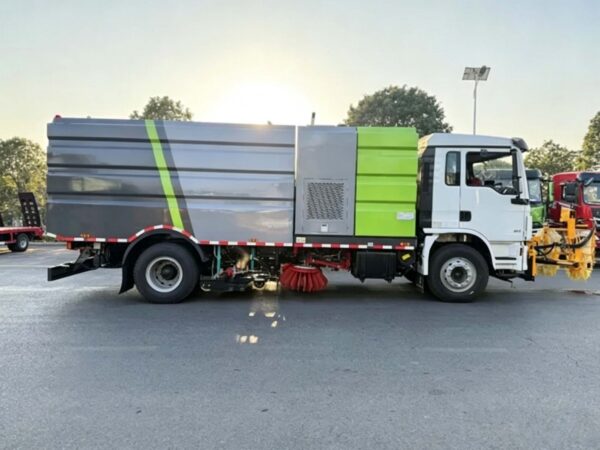 SHACMAN L3000 Fence Sweeper Truck