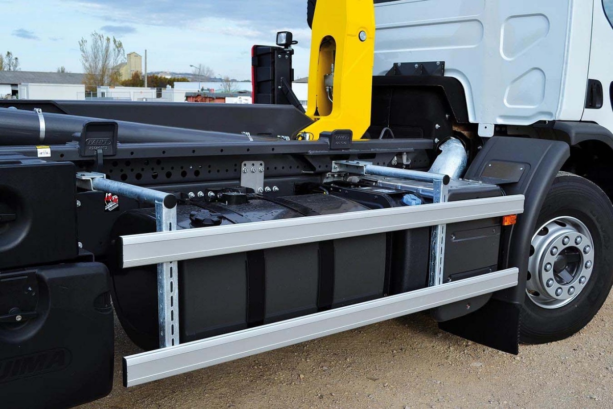 hook loader garbage truck