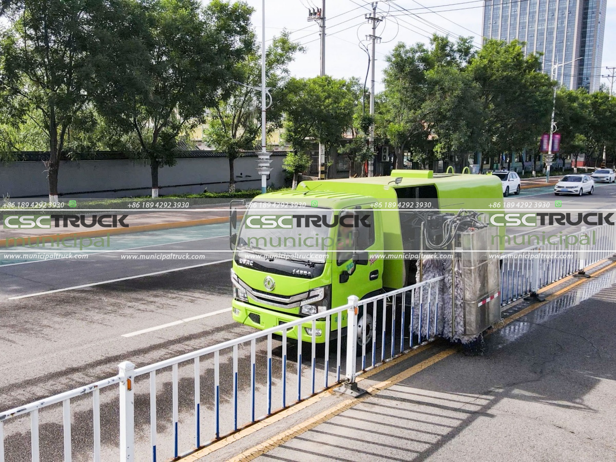 6 DONGFENG Guardrail Cleaning Truck