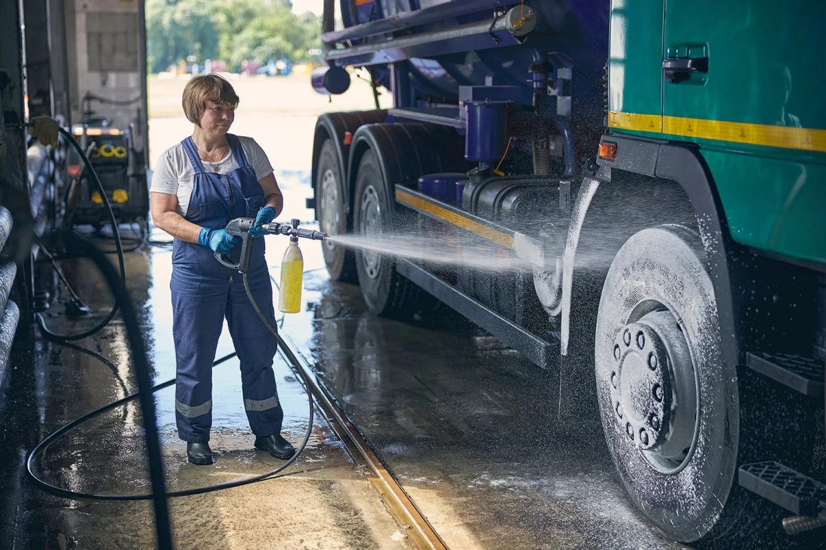 Water Mist Sprayer Truck