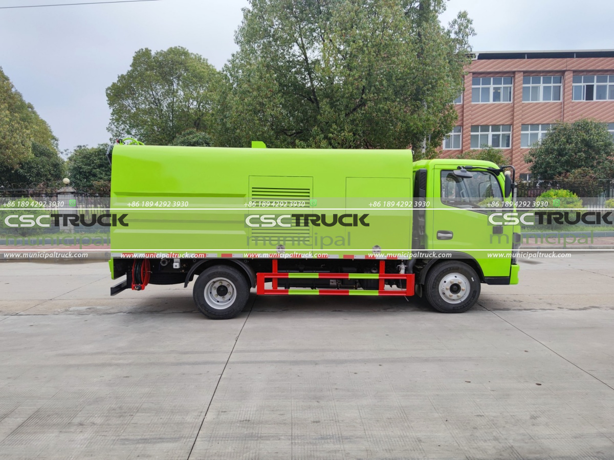7 DONGFENG Guardrail Cleaning Truck