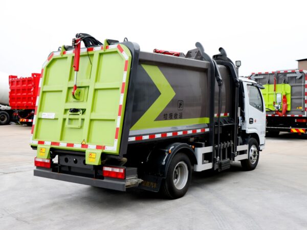 DONGFENG 6CBM Side Loader Garbage Truck