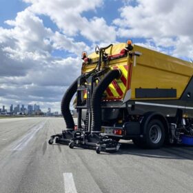Airport Sweeper Truck