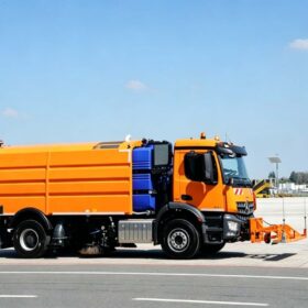 Airport Sweeper Truck