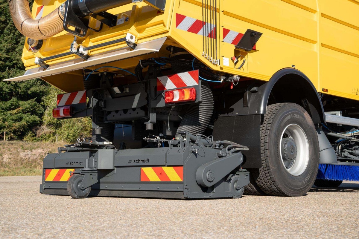 Airport Sweeper Truck