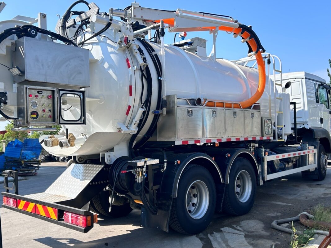 Combo Sewer Jetter Truck