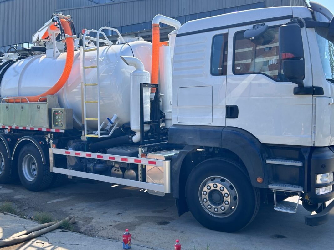 Combo Sewer Jetter Truck