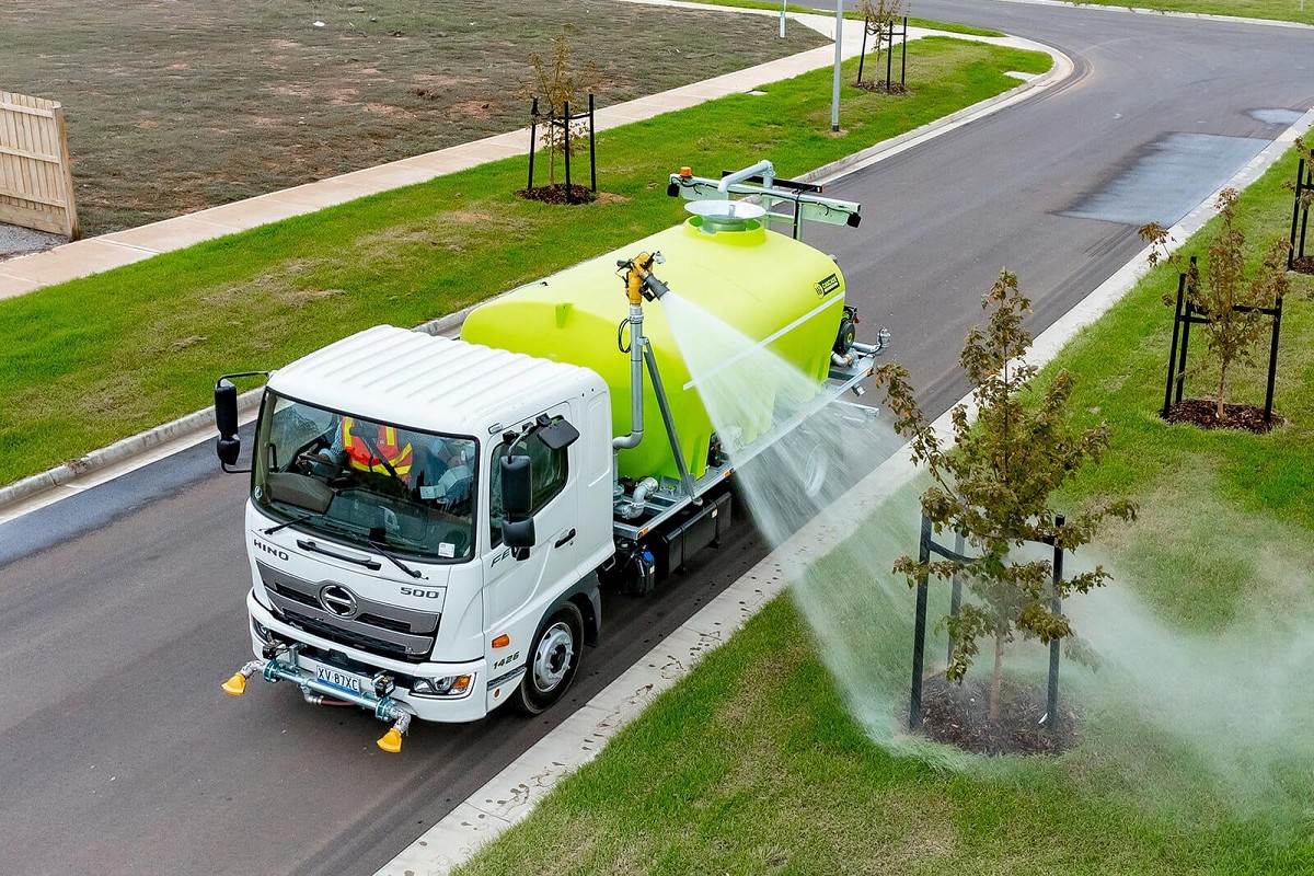 water sprinkler truck