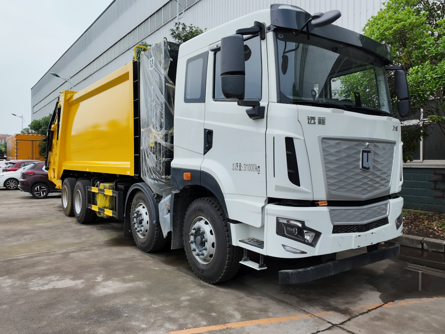 Garbage Compactor Truck