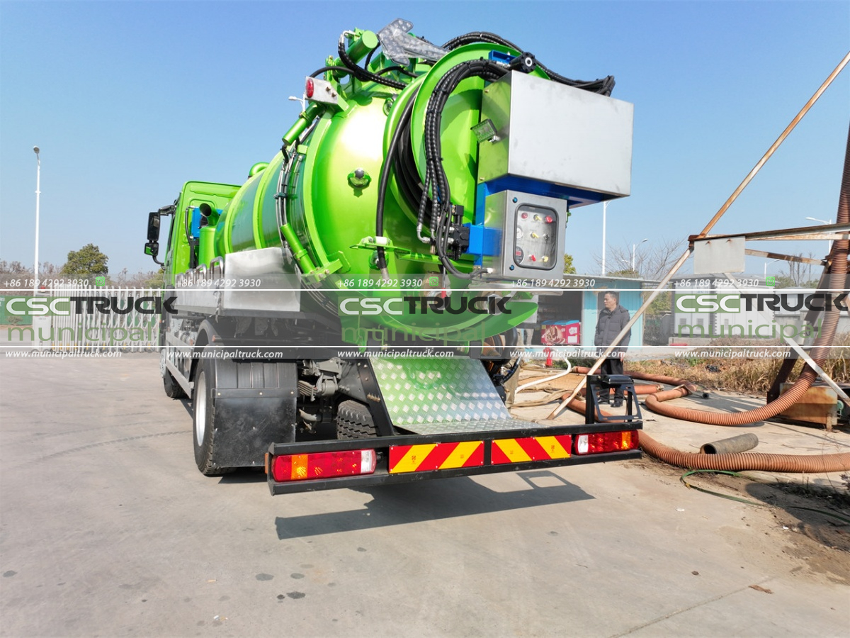 SINOTRUK 10,000L Combo Sewer Jetter Truck 1 SINOTRUK 10,000L Combo Sewer Jetter Truck