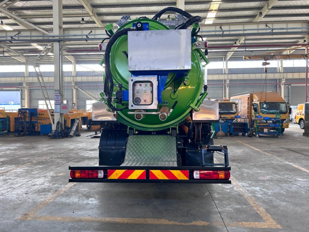 Combo Sewer Jetter Truck